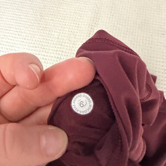 lululemon Bauer Colab Burgundy Leggings - Picture 3 of 3